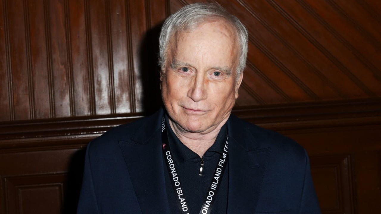 Richard Dreyfuss colpisce ancora e se la prende con i genitori dei bambini transgender, Barbra Streisand e il #MeToo