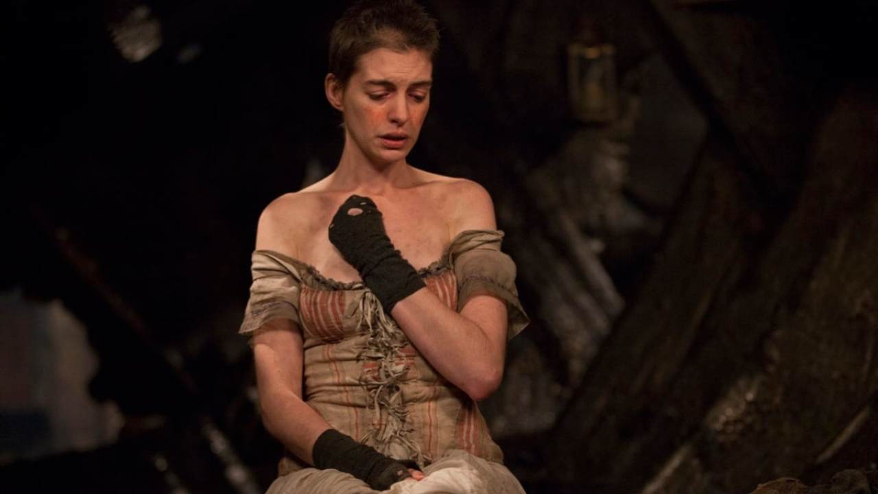 Les Misérables: Anne Hathaway non riesce a guardarsi nel ruolo di Fantine, ecco perché