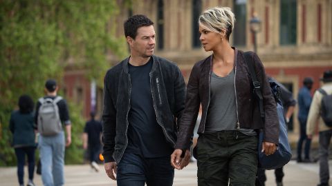 The Union: ecco il trailer ufficiale della commedia d'azione Netflix con Halle Berry e Mark Wahlberg