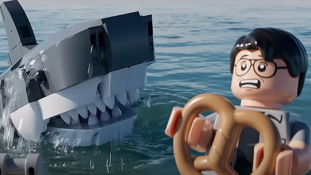 Lo Squalo celebrato da un set LEGO per i suoi 50 anni, ecco il video con la sintesi comica del film!