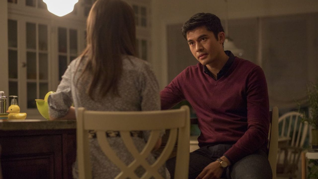 Un piccolo favore 2, Henry Golding anticipa che la sceneggiatura è ...