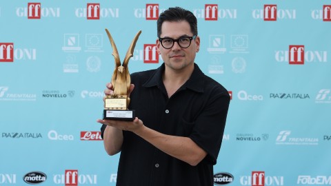 A Giffoni 2024 il premio Oscar Jonathan Wang incanta i giovani: "Puntate a una buona storia, non al successo"