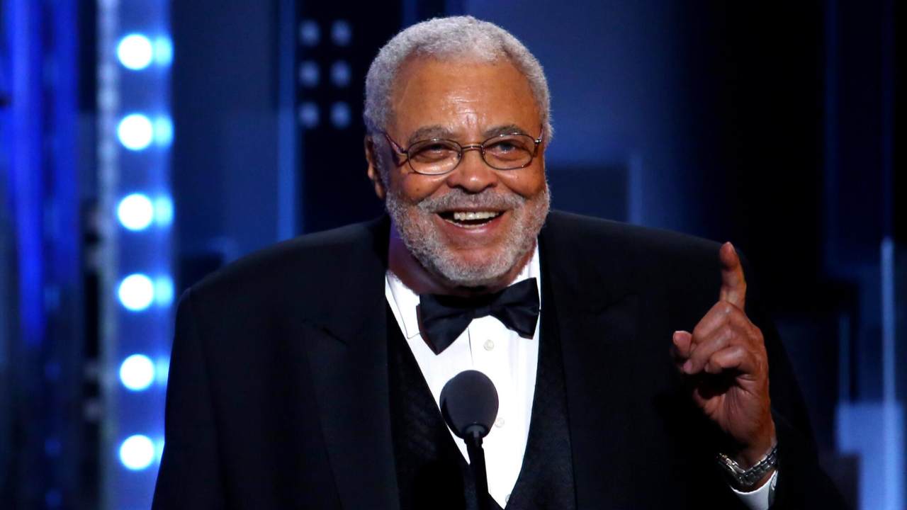 James Earl Jones è morto, la storica voce di Darth Vader aveva 93 anni