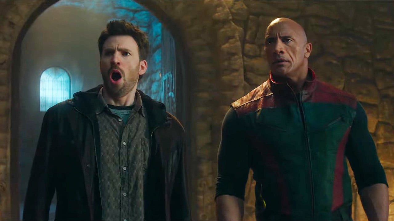 Uno Rosso, il nuovo trailer italiano ufficiale del film con Dwayne Johnson e Chris Evans