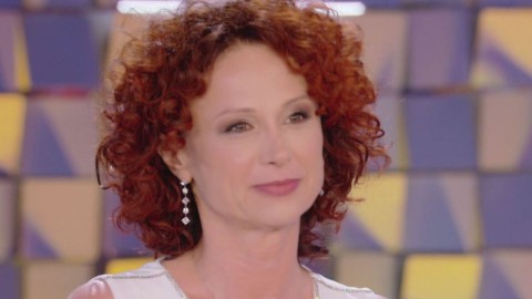 Grande Fratello, Beatrice Luzzi replica alle critiche ricevute a Pomeriggio 5: "Strusciarsi su un uomo..."