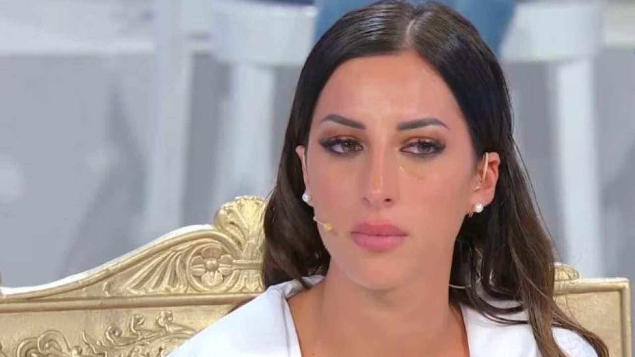 Uomini e Donne,  Francesca Sorrentino in lacrime, arriva l