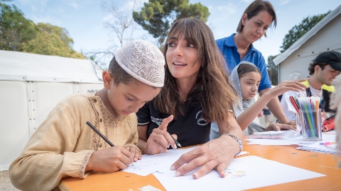Sempre al tuo fianco, stasera su Rai 1 la quarta puntata della serie con Ambra Angiolini: Sara scoprirà il segreto di Renato?