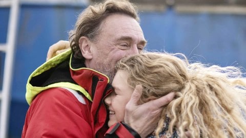 La vallée des fous, la recensione del film francese su una regata simbolica