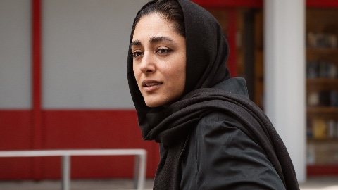 Leggere Lolita a Teheran: in anteprima esclusiva una clip dell'adattamento del bestseller sulle donne in Iran