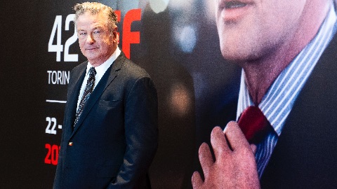 Alec Baldwin al Torino Film Festival lamenta come gli americani siano disinformati