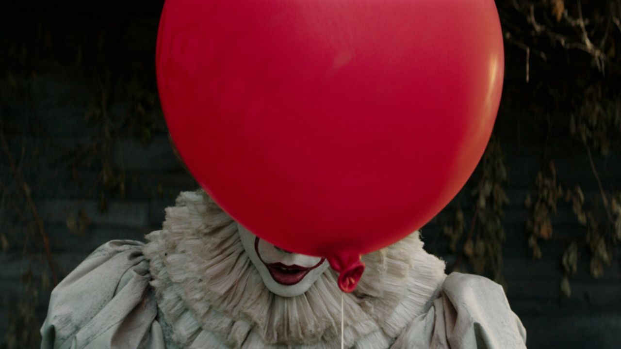 It, Bill Skarsgård tormentato in sogno da Pennywise: "Che cosa bizzarra"