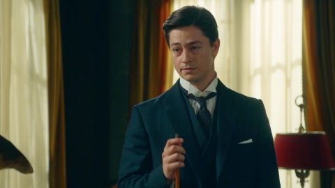 La Promessa Anticipazioni 14 dicembre 2024: Pelayo è spacciato. Mr.  Cavendish vuole ucciderlo!
