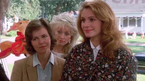 Julia Roberts, il primo film fu traumatico: "Il regista era tremendo, lei piangeva ogni sera"