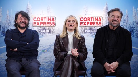 Cortina Express, il cinepanettone rivisitato come una spy comedy: le  nostre video interviste al cast e al regista