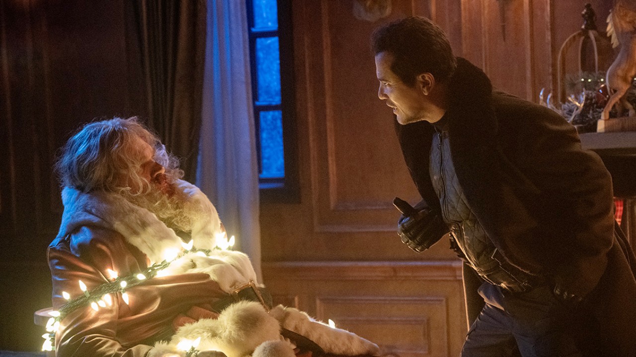 Una Notte Violenta e Silenziosa 2, gli sceneggiatori confermano la presenza di Mrs Claus nel sequel