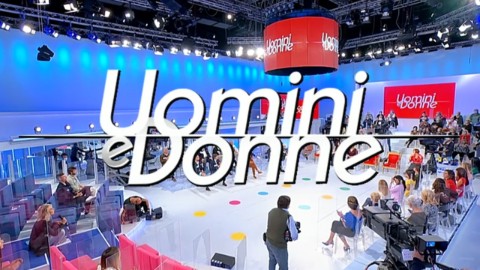 Uomini e Donne, la rivelazione di un'ex storica dama del parterre over: "La redazione mi ha detto che..."