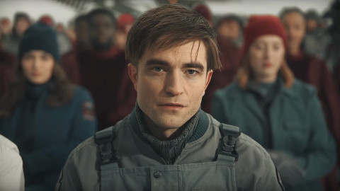 Mickey 17: un nuovo trailer italiano ufficiale del film di Bong Joon-ho con Robert Pattinson