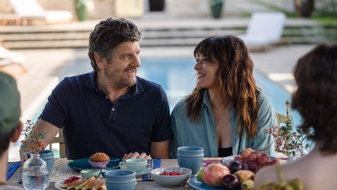 10 giorni con i suoi, mentre i figli crescono: intervista con Fabio De Luigi e Valentina Lodovini 