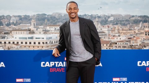 Captain America Brave New World, Anthony Mackie a Roma: "Mi godo ogni momento"