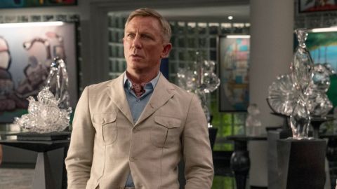 Knives Out 3, Daniel Craig è in compagnia di Josh O'Connor nella nuova immagine