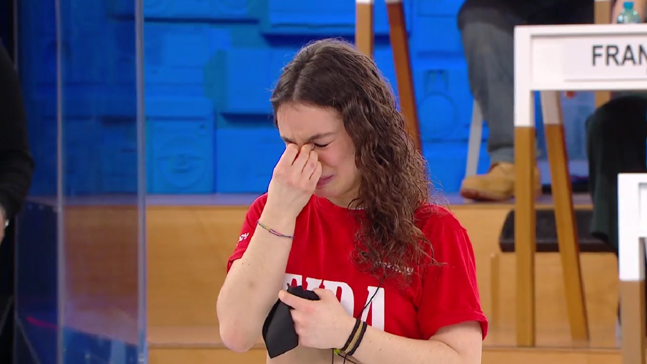 Amici 24, Giorgia perde la sfida contro Asia e lascia la scuola in lacrime (VIDEO)