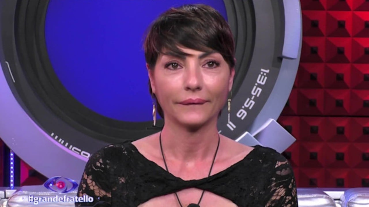 Grande Fratello, Ilaria Galassi torna sui social dopo il ritiro: "È un gioco pazzesco!"