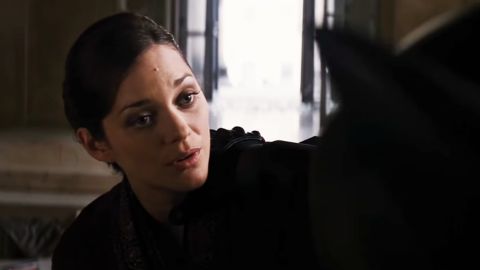 Marion Cotillard riflette sulla scena cruciale de Il Cavaliere Oscuro – Il Ritorno: “Ero sotto pressione e ho commesso un errore”