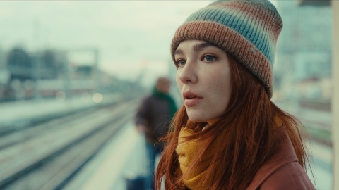 Bif&st 2025: La Vita da Grandi di Greta Scarano chiude la 16a edizione. A Bari la regista e Matilda De Angelis - Il Trailer