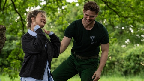 Bridget Jones - Un Amore di Ragazzo: due cavalieri per una donzella in pericolo in una clip in anteprima esclusiva del film