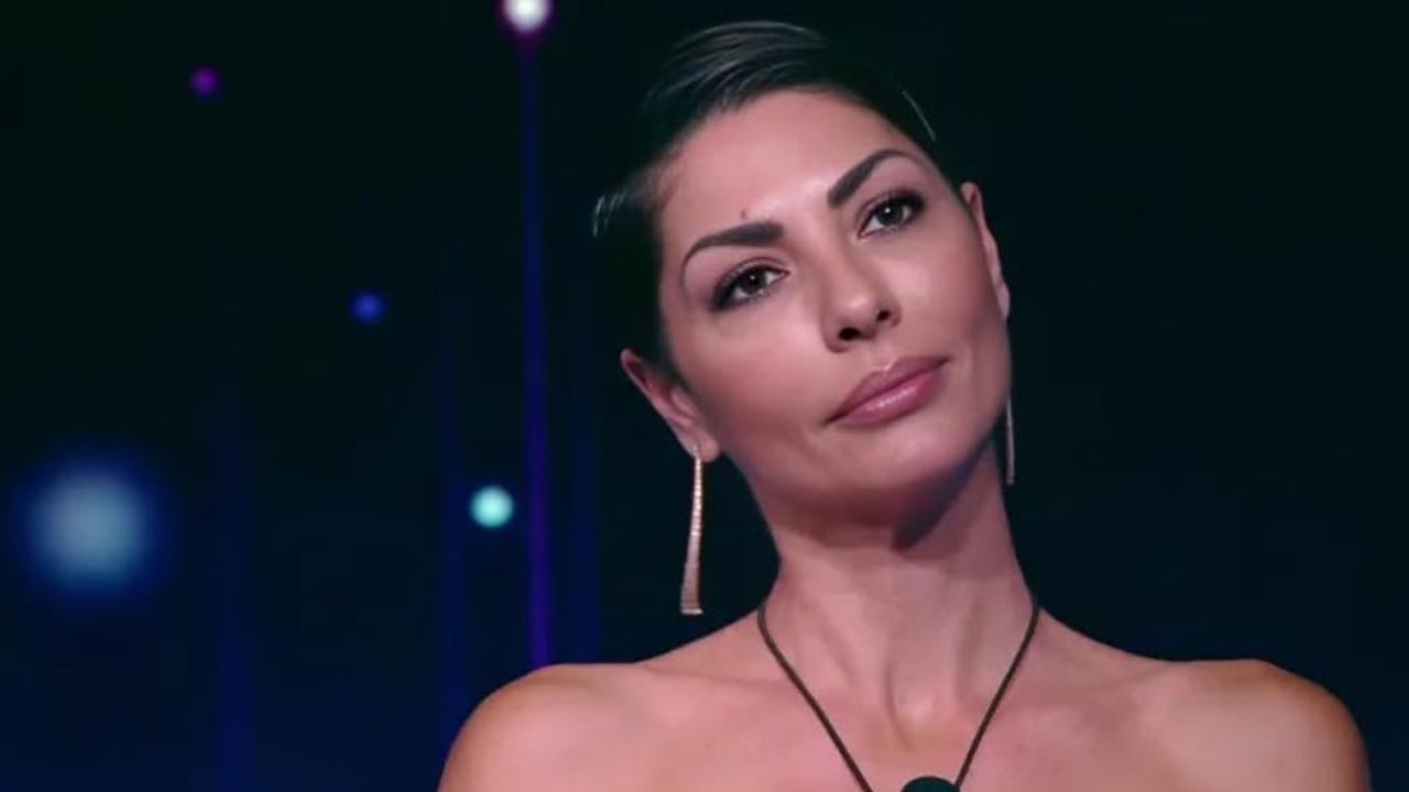 Grande Fratello, Ilaria Galassi furia contro Helena: "Deficiente brasiliana, fatemi rientrare che la mando a vaff****!