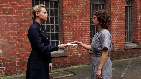 Berlino, Estate '42, la recensione: un film che è un pugno allo stomaco sulla giovane resistenza tedesca al nazismo