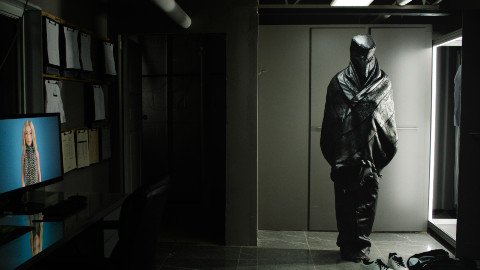 The Shrouds, ecco il trailer italiano ufficiale del film di David Cronenberg