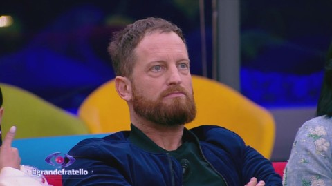 Grande Fratello, Mattia Fumagalli si sbilancia sui concorrenti e svela: "Ho un conto in sospeso con..."