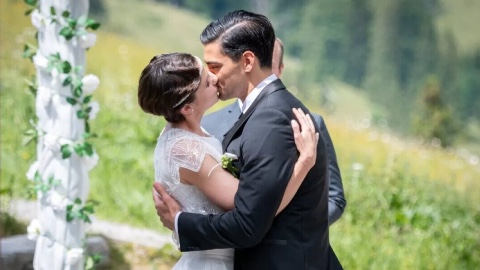 Tempesta d'Amore Anticipazioni dal 24 al 28 marzo 2025: Eleni e Leander finalmente sposi, arriva il lieto fine