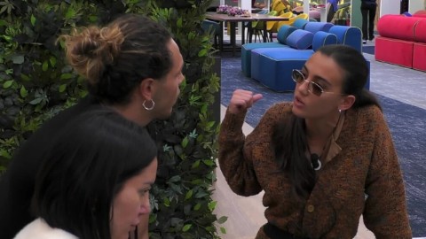 Grande Fratello, Zeudi litiga con Giglio e poi attacca Chiara: "Io sono più matura di tutti quanti messi insieme"