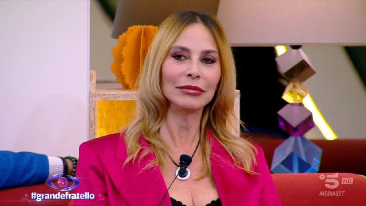 Grande Fratello, Stefania Orlando senza freni su Beatrice Luzzi e gli altri concorrenti: "Troppi bambini nella Casa"