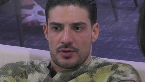 Grande Fratello, Lorenzo Spolverato in lacrime per Shaila Gatta: "C'è solo fastidio, rabbia e delusione" (VIDEO)
