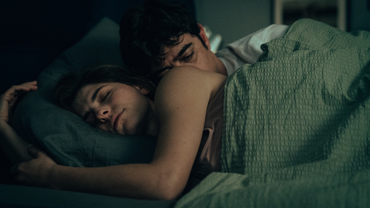 Muori di lei, passioni e thriller in pandemia: incontro con Stefano Sardo, Riccardo Scamarcio e Maria Chiara Giannetta
