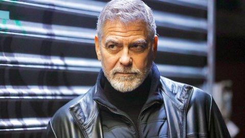 George Clooney chiude con le commedie romantiche: "Non mi metto a competere con i venticinquenni"