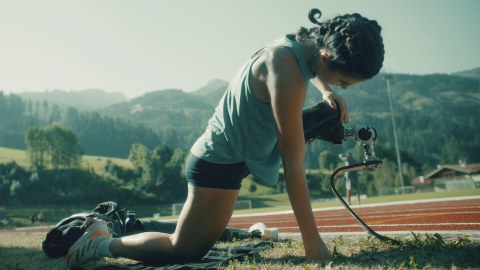 Ambra Sabatini - A un metro dal traguardo, in anteprima esclusiva il poster del film sulla campionessa