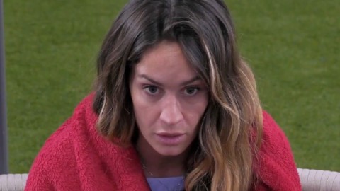 Grande Fratello, Helena Prestes sbotta nella notte: "Zeudi mi ha usato, vuole vincere" (VIDEO)