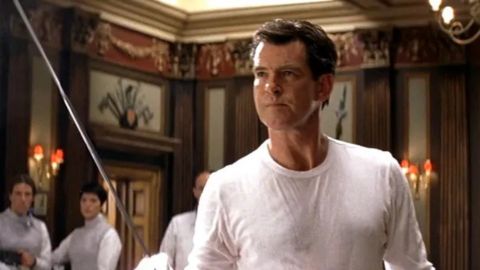 James Bond, Pierce Brosnan ricorda gli infortuni sul set: "Essere 007 fa male"