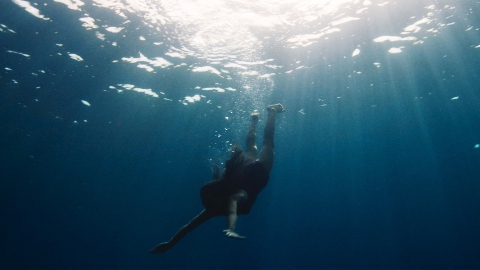 Arsa: sogno, ricordi, realtà, immaginazione e natura si fondono in una clip in anteprima esclusiva del film