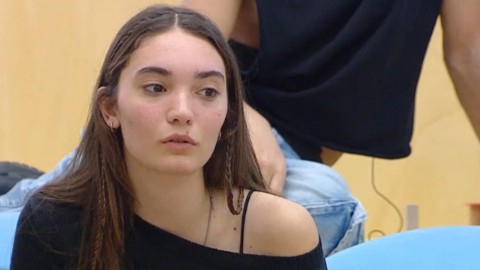 Amici 24, Anna Pettinelli punta il dito contro Antonia: "Il tuo professore ti reputa imbattibile, ma non lo sei"