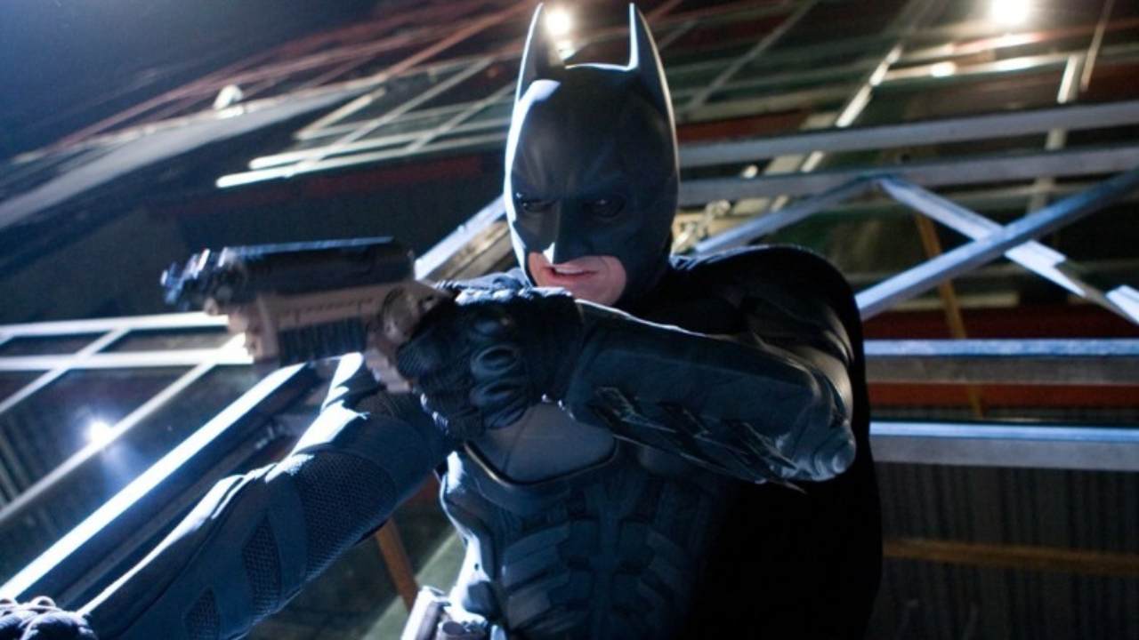 Batman: 5 gadget geniali che ha usato nei film (e quello più inutile)