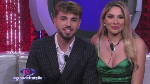 Grande Fratello, Alfonso D'Apice lancia una frecciatina alle altre coppie del reality?: "Io e Chiara non abbiamo bisogno..."