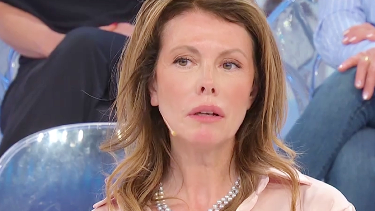 Uomini e Donne: Chi è Cinzia? Età, Lavoro, Sebastiano. Tutto sulla dama del Trono Over
