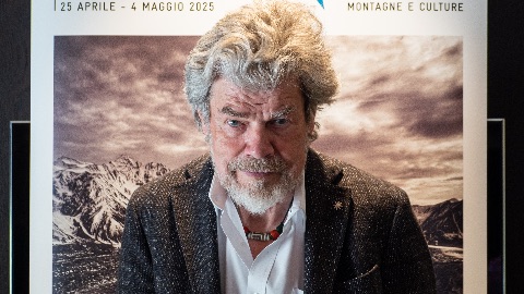Messner affronta la grande controversia della scalata italiana del K2 al Trento Film Festival