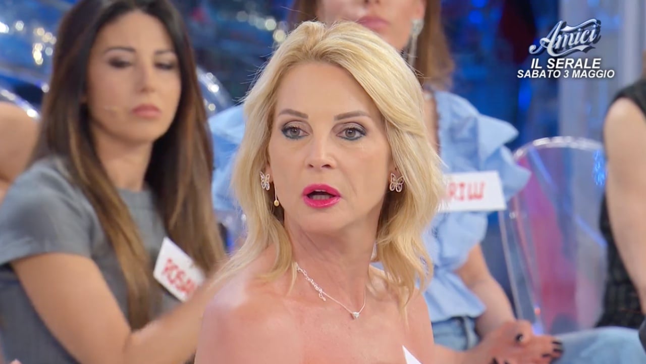 Uomini Donne da Comingsoon.it uomini e donne l opinione della puntata tutti contro isabella diego gongola e bacia un altra