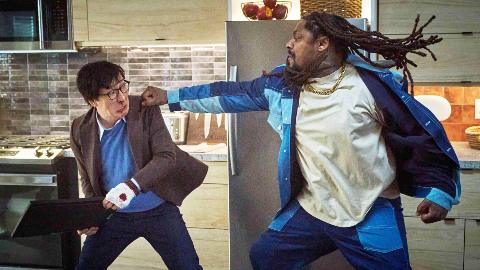 Colpi d'Amore, Ke Huy Quan salta come un grillo in questa clip in anteprima esclusiva